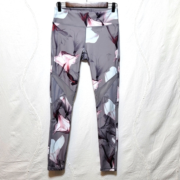 Fabletics PowerHold Leggings Size Small - Picture 3 of 6